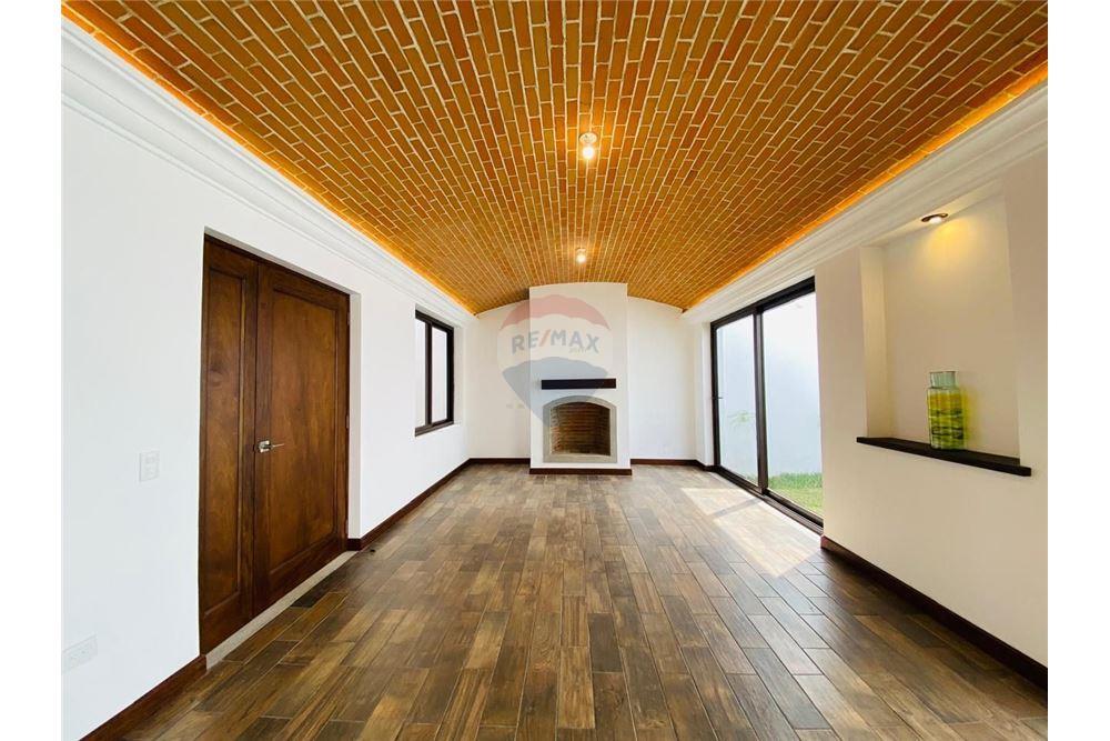 Villa - For Sale - Alotenango, Sacatepéquez, Guatemala - 2 - 90129009-101
