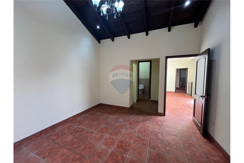 Villa - Te Koop - Alotenango, Sacatepéquez, Guatemala - 5 - 90129008-138