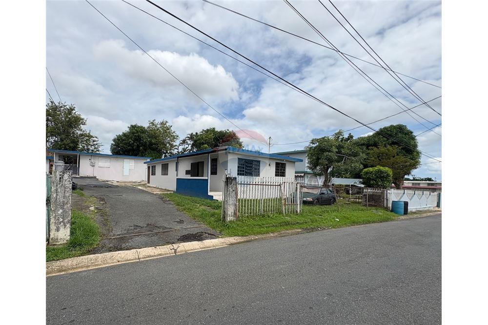 Multi-Family - For Sale - Sect La Pra, Toa Baja, Puerto Rico - 1 - 90156078-1