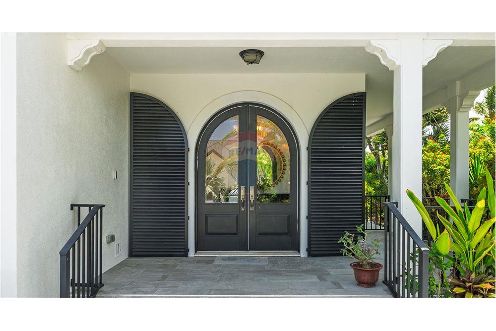 Villa - For Sale - W Bay Bch South, Seven Mile, Cayman Islands - 3 - 90146001-234