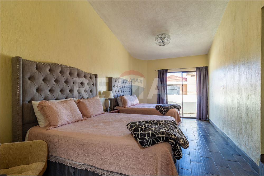 Villa - Venta - Fraijanes, Guatemala, Guatemala - 2 - 902091020-4