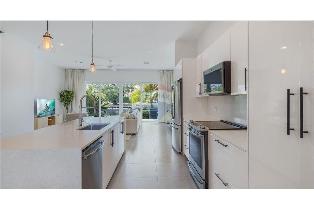 Appartement - Te Koop - W Bay Bch North, West Bay, Cayman Islands - 6 - 90146012-240