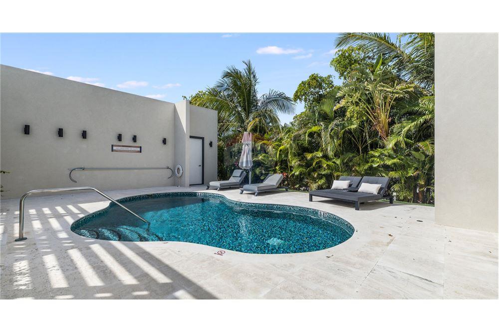 Condo/Apartment - For Sale - W Bay Bch South, Seven Mile, Cayman Islands - 12 - 90146051-40