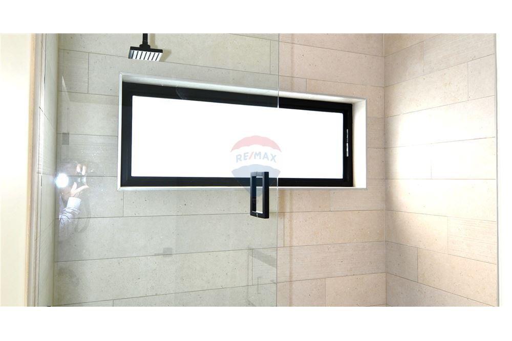 Residential - Villa - W Bay Bch West, West Bay, Cayman Islands - Caribbean & Central Ameri - 22 - 90146010-283