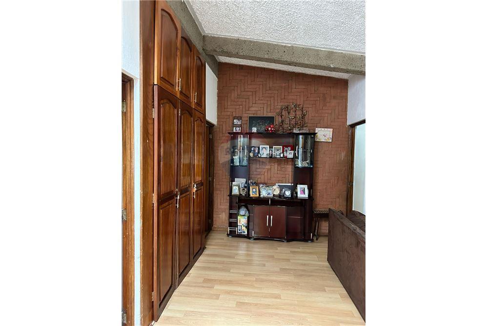 Villa - For Sale - Quetzaltenango, Quetzaltenango, Guatemala - 10 - 901011001-21