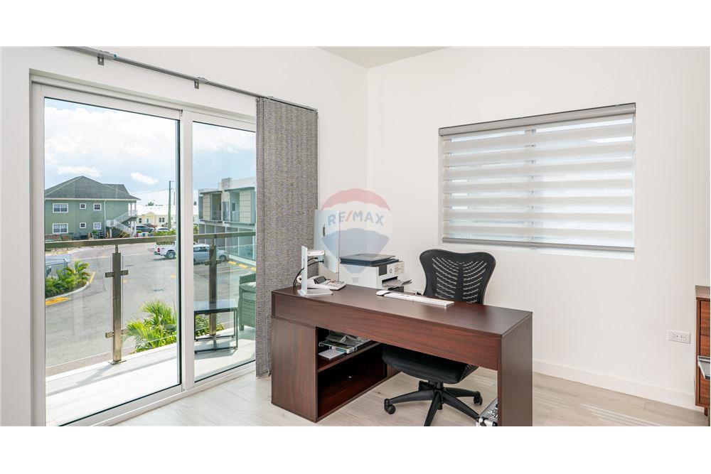 Appartement - Te Koop - W Bay North East, West Bay, Cayman Islands - 12 - 90146056-4