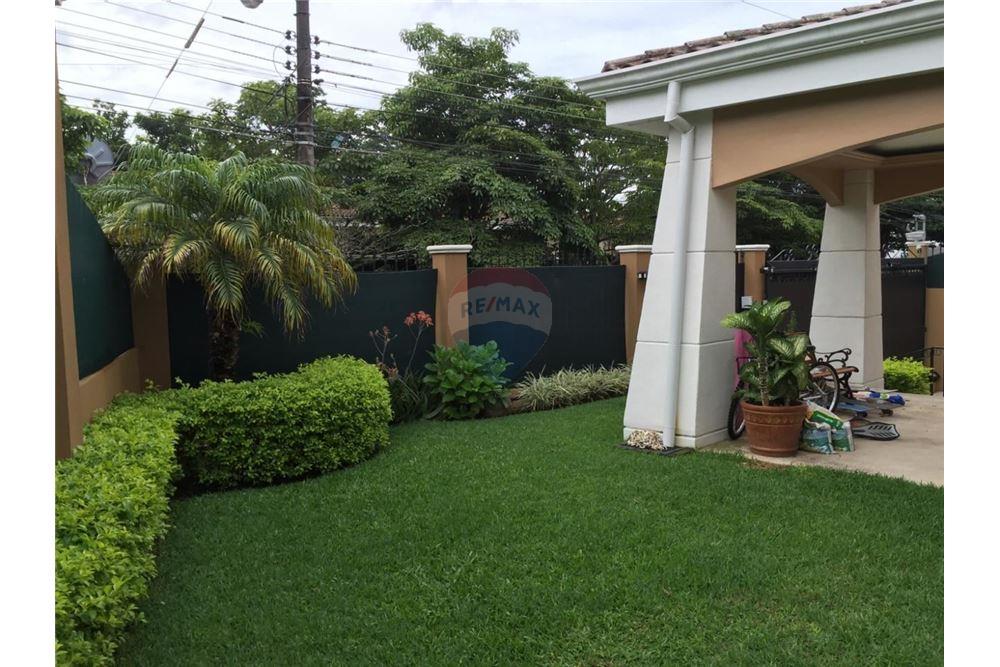 Villa - Te Koop - Curridabat, San José - Curridabat, Costa Rica - 21 - 901251002-34