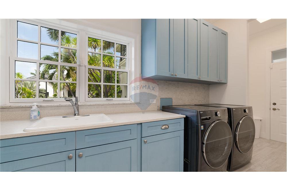 Villa - For Sale - W Bay Bch South, Seven Mile, Cayman Islands - 15 - 90146001-234