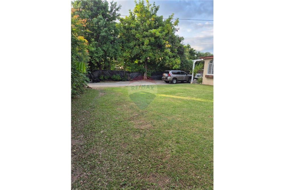 Villa - For Sale - Liguanea, Saint Andrew, Jamaica - 12 - 902411005-1