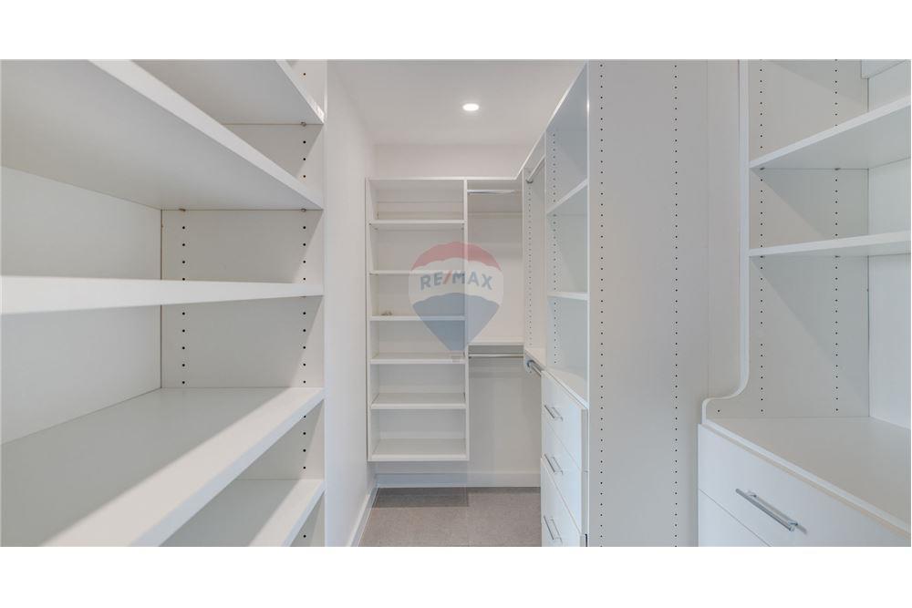 Appartement - Te Koop - W Bay Bch North, West Bay, Cayman Islands - 14 - 90146012-240