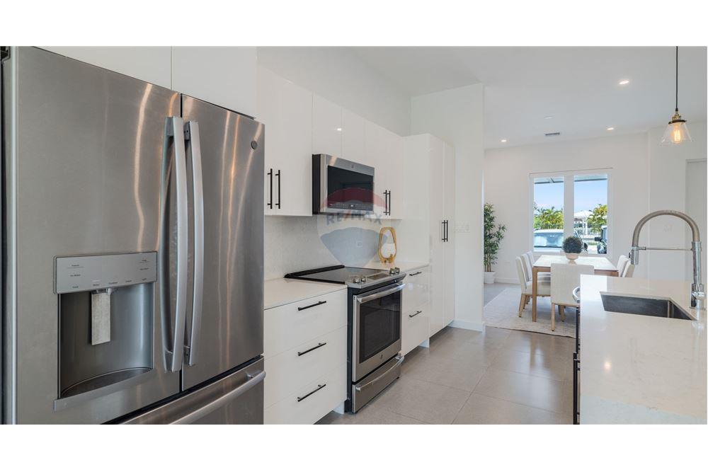 Appartement - Te Koop - W Bay Bch North, West Bay, Cayman Islands - 7 - 90146012-240