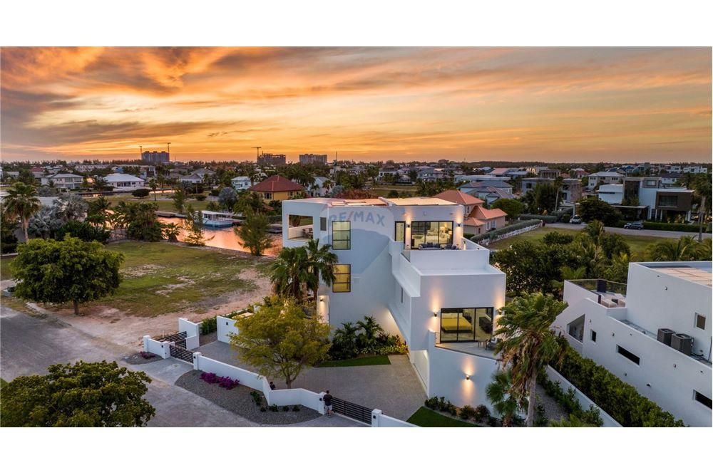 Residential - Villa - W Bay Bch North, West Bay, Cayman Islands - Caribbean & Central Ameri - 21 - 90146042-61