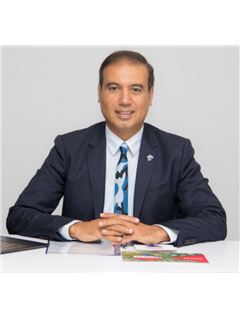เจ้าของสำนักงาน - - Mohamed Degheady  Franchise Owner - RE/MAX ALMOHAGER I 
