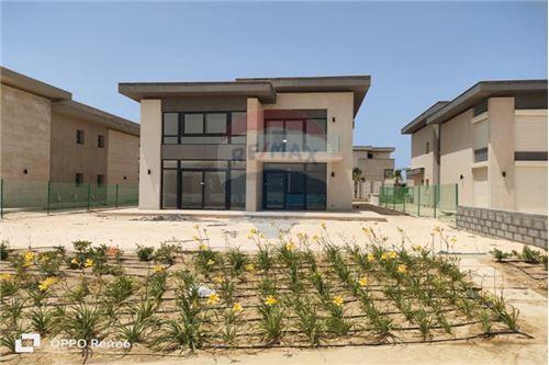 Villa For sale in Swanlake north coast