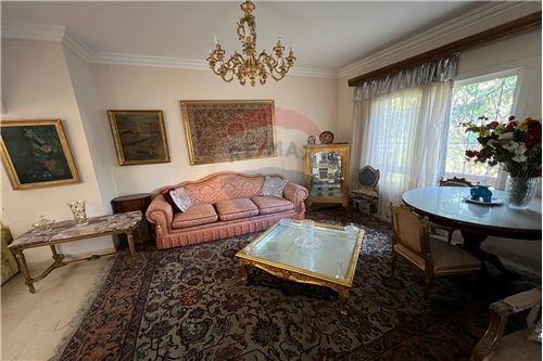Finished Ground Duplex For Sale in Beverly Hills