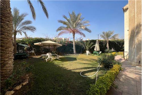 Finished Ground Duplex For Sale in Beverly Hills