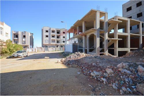 - A golden opportunity to invest in a 210 sqm plot of land in Burj Al Arab, Seventh District