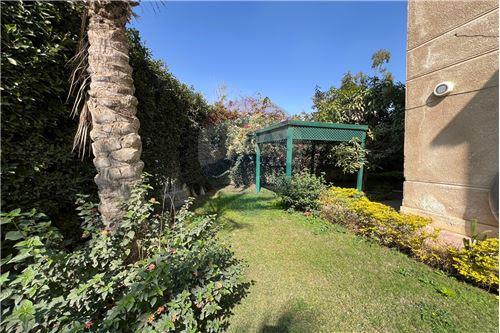 Finished Ground Duplex For Sale in Beverly Hills