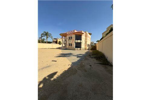 Standalone For Sale at Royal City - ElSheikh Zayed