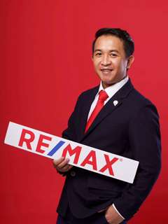 Franchise Owner  - Thanakrit Thathiwatkul - RE/MAX Real Next