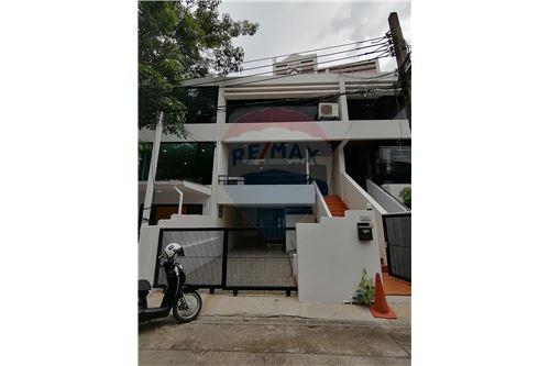 ให้เช่า/เซ้ง-ทาวน์เฮาส์-Sukhumvit  - Soi 49  -  วัฒนา, กรุงเทพมหานคร, กลาง-920071001-14546