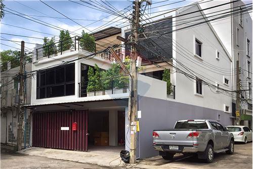 For Rent/Lease-Townhouse-Sukhumvit  - 63  -  Watthana, Bangkok, Central-920071001-12654