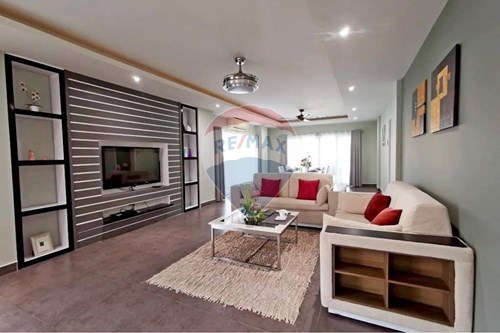 For Sale-Condo/Apartment-Tudor Court  -  Pratumnak, Chonburi-Pattaya-920471004-926