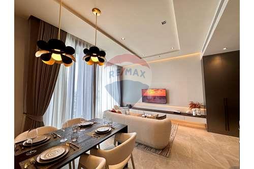 Luxurious 3BR Condo on Sukhumvit Road – Prime Location BTS Thonglor