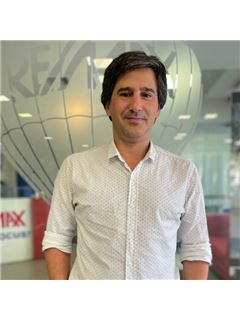 Martin Lopez Comas - RE/MAX Focus