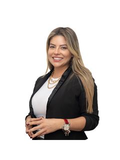 Nathalia Castaño - RE/MAX Focus