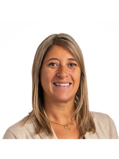 Alejandra Ruiz - RE/MAX Costa