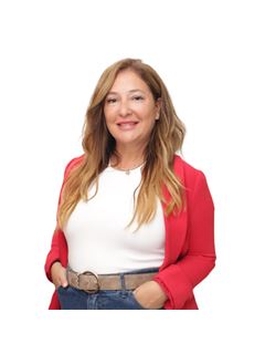Leticia Ciuti Morena - RE/MAX Focus