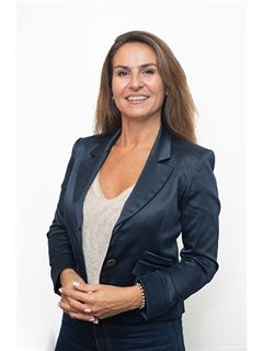 Patricia Hagger Lagos - RE/MAX Focus