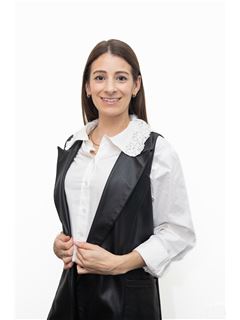 Yennifer  Bragunde - RE/MAX Focus