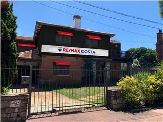 Office of RE/MAX Costa - Carrasco