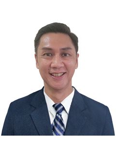 Manuel Lorenzo Adriano Daez - RE/MAX Unlimited