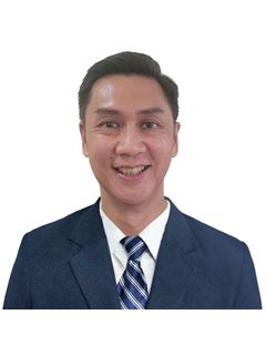Manuel Lorenzo Adriano Daez - RE/MAX Unlimited