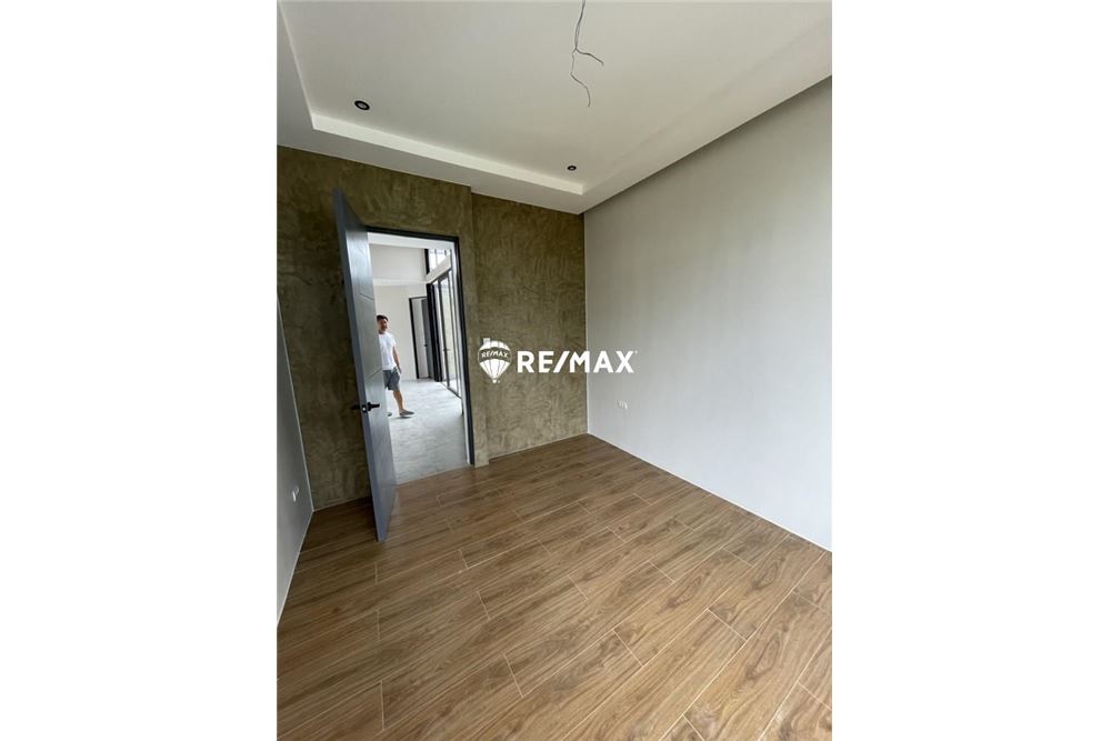 Woningbouw - Haus - Calamba City, Laguna, Region IV-A - Philippines - 9 - 950781012-3