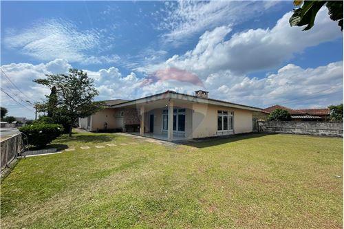 Venda-Casa-RUA: Rio Grande do Sul , 2180  - Ginásio Santa Terezinha  - Dos Estados , Guarapuava , Paraná , 85035-140-960111010-63